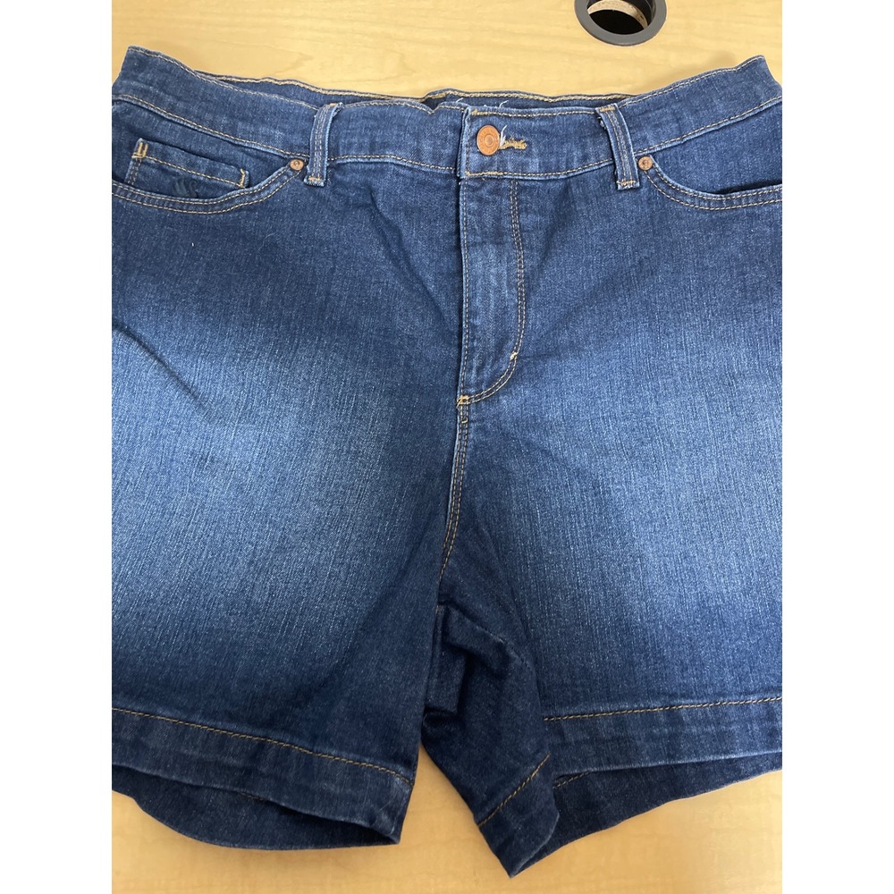 Gloria Vanderbilt All-Around Slimming Effect Denim Shorts Dark Wash Petite 16P